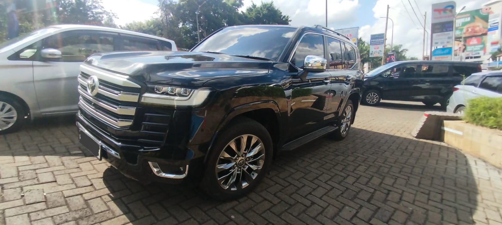 Black Toyota Land Cruiser 300 for VIP hire in Nairobi